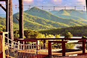 Hiawassee Glamping Container Treehouse